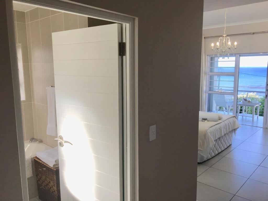 Vermont Hermanus - Views, Sunny, Right On The Sea Exterior foto
